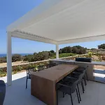 Solevara - Luxury With Infinity Pool, Jacuzzi, Cinema & Luxury Amenities *