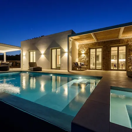 Solevara - Luxury With Infinity Pool, Jacuzzi, Cinema & Luxury Amenities