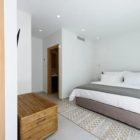 Solevara - Luxury With Infinity Pool, Jacuzzi, Cinema & Luxury Amenities Villa *