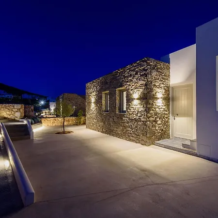 Solevara - Luxury With Infinity Pool, Jacuzzi, Cinema & Luxury Amenities Villa