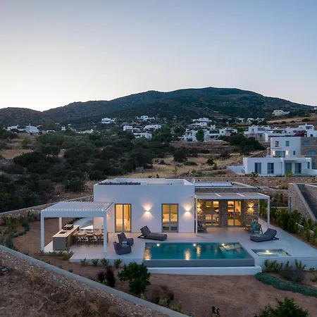 Villa Solevara - Luxury With Infinity Pool, Jacuzzi, Cinema & Luxury Amenities *