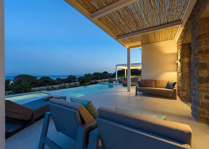 Solevara - Luxury With Infinity Pool, Jacuzzi, Cinema & Luxury Amenities * Aspro Chorio